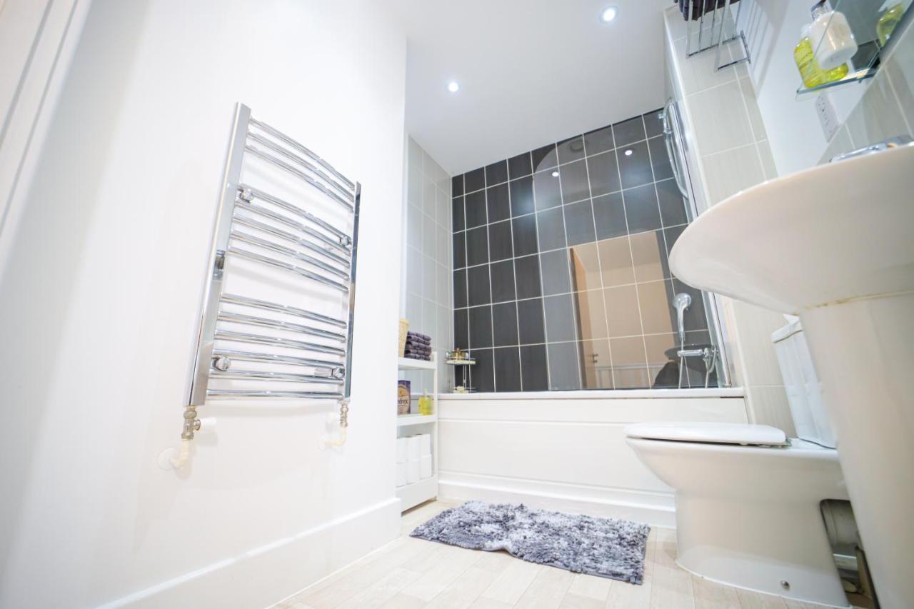 3 Bedroom House In Birmingham City Centre - Sleeps 6 Kültér fotó